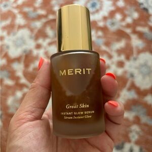 Merit Instant Glow Serum - Gold and Brown